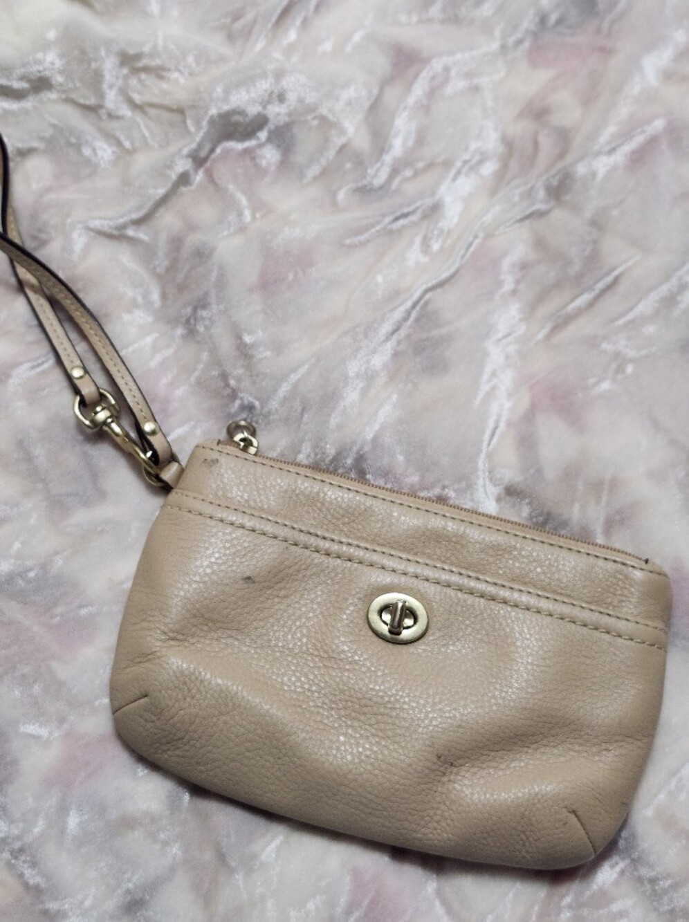 Leather Crossbody Bag in Beige - Classic Women's Bag